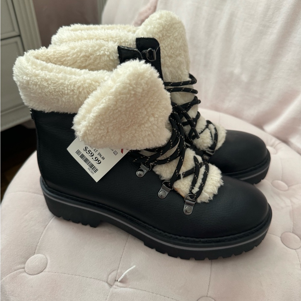NWT Tommy Hilfiger Black Booties Size 7